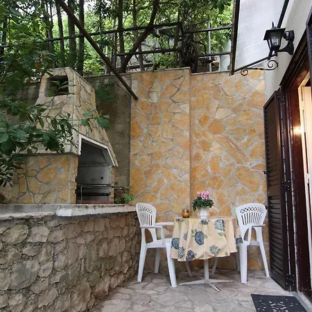 Gaestehaus Pina Apartman Rabac